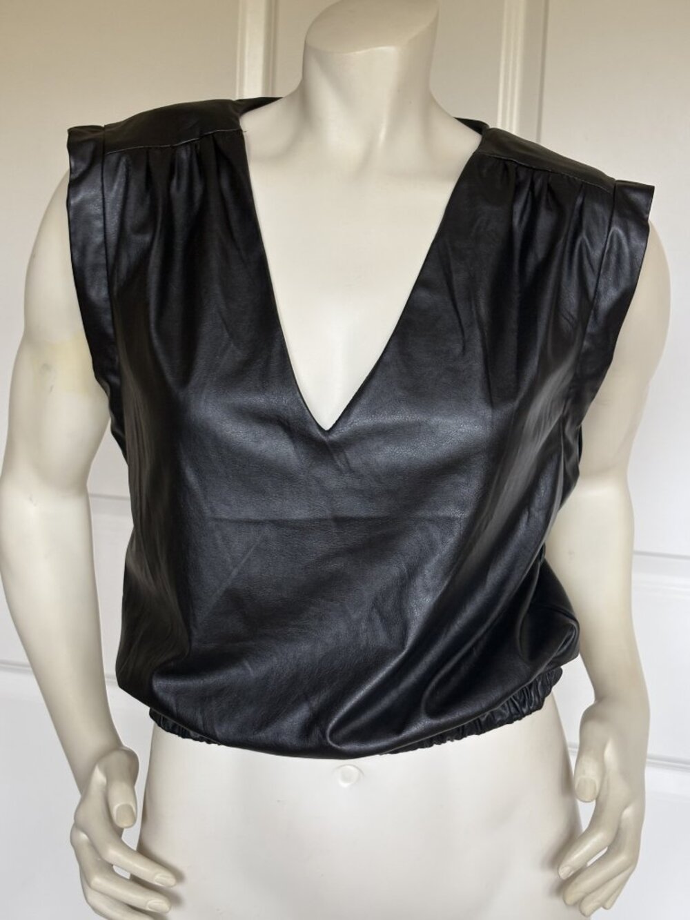 NWOT RAMY BROOK NEW YORK BLACK FAUX LEATHER CROP SLEEVELESS TOP SIZE: XS - Picture 4 of 9